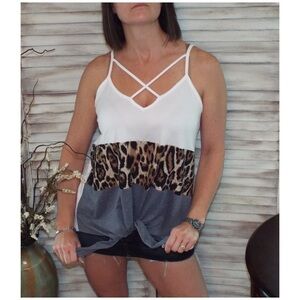 ⭐️ Criss Cross Cage Leopard Print 0619